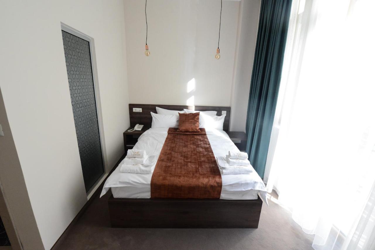 Hotel Cara 28 Скопье Экстерьер фото