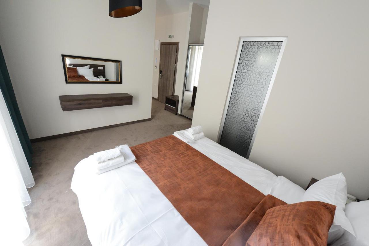 Hotel Cara 28 Скопье Экстерьер фото