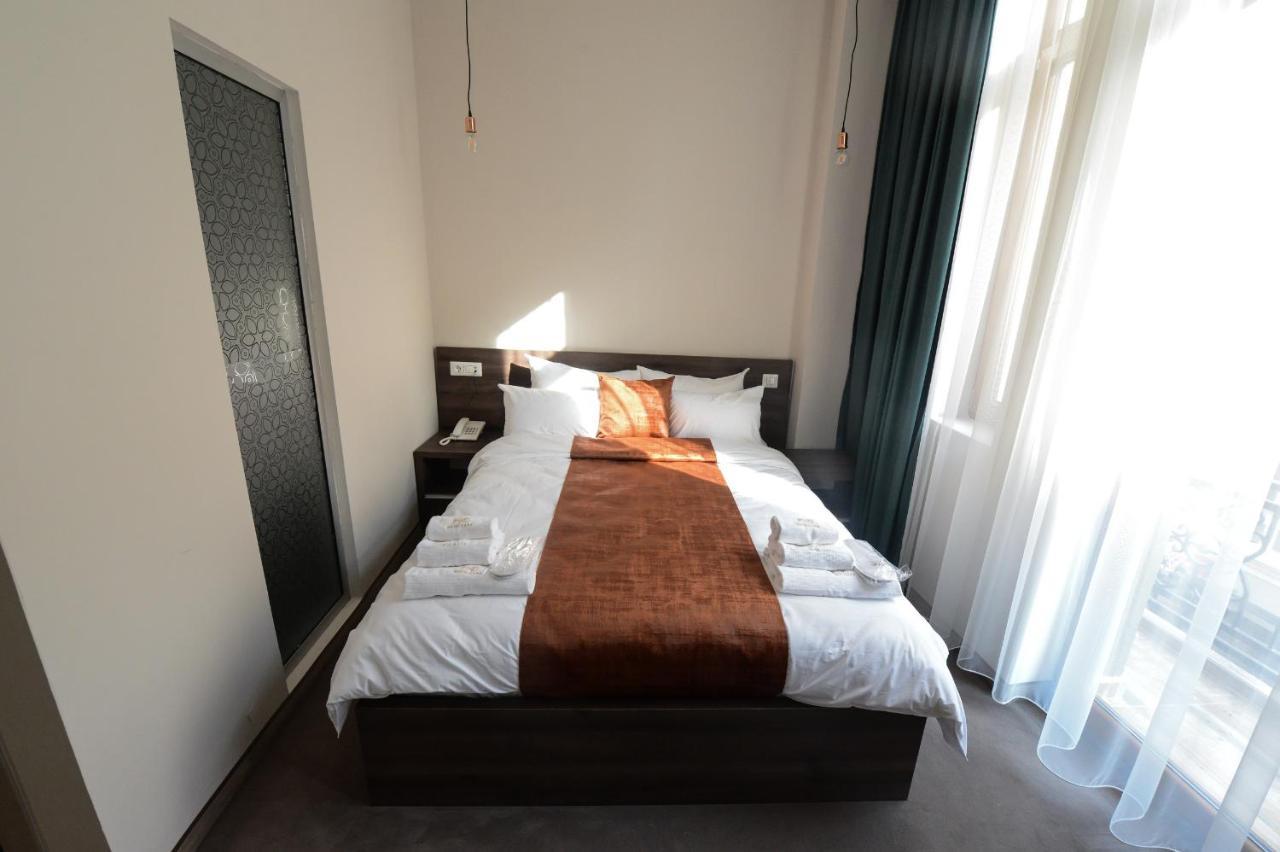 Hotel Cara 28 Скопье Экстерьер фото