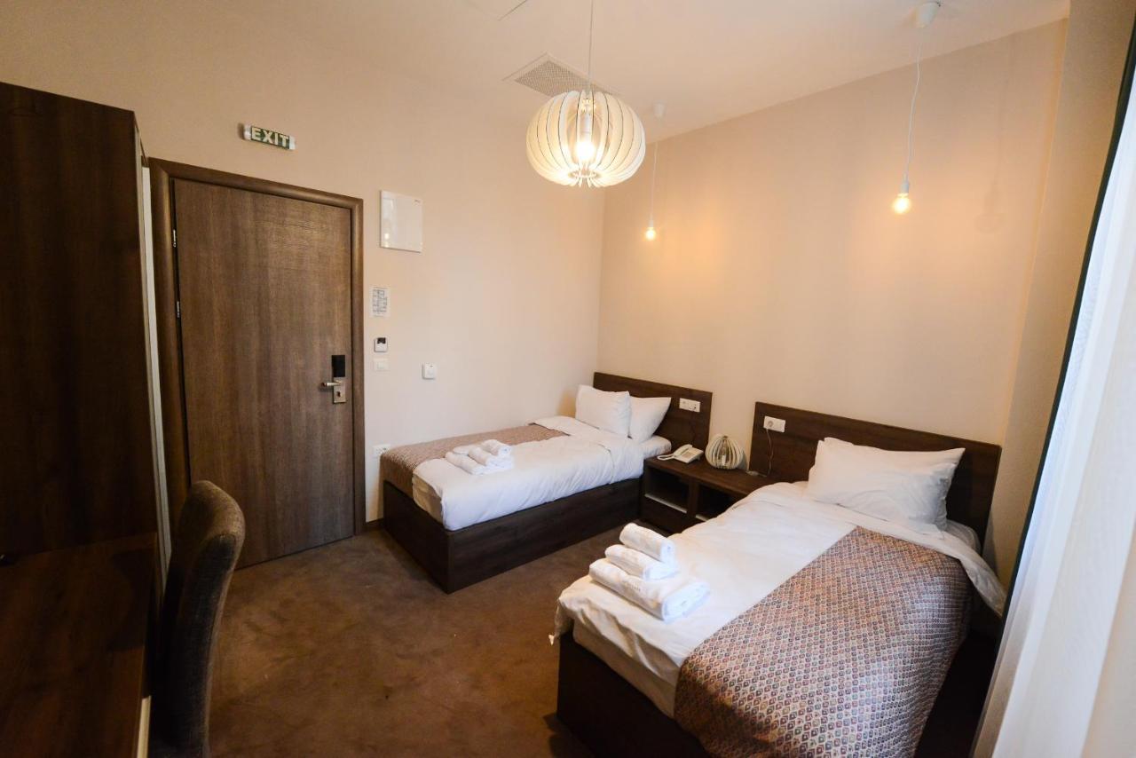 Hotel Cara 28 Скопье Экстерьер фото