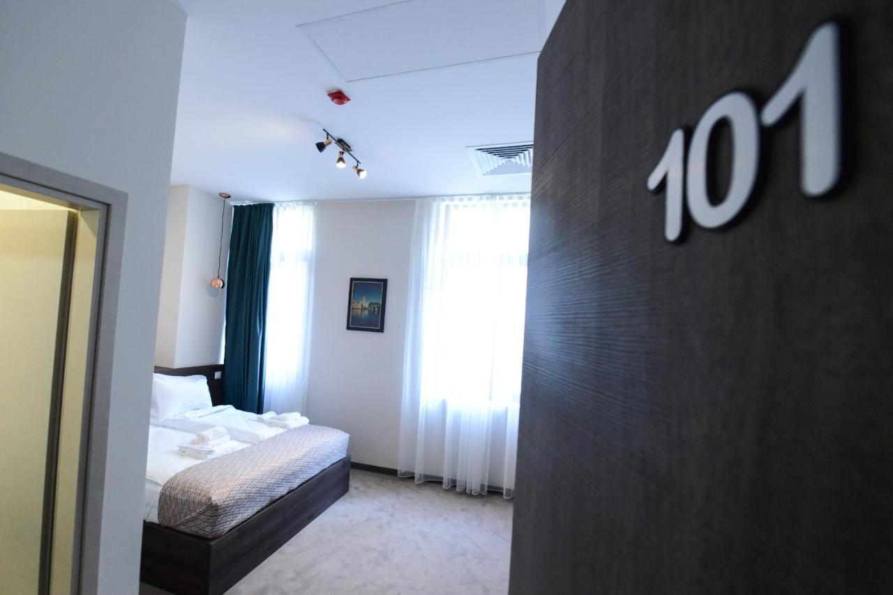 Hotel Cara 28 Скопье Экстерьер фото