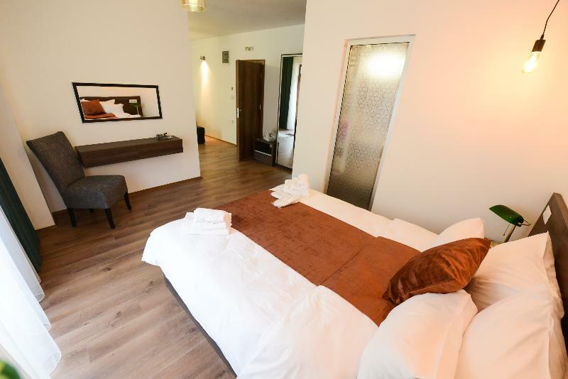 Hotel Cara 28 Скопье Экстерьер фото