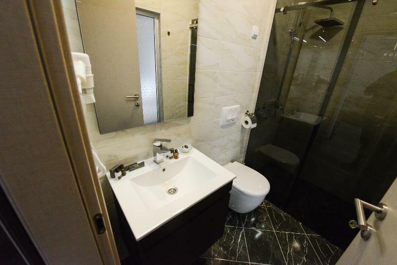 Hotel Cara 28 Скопье Экстерьер фото